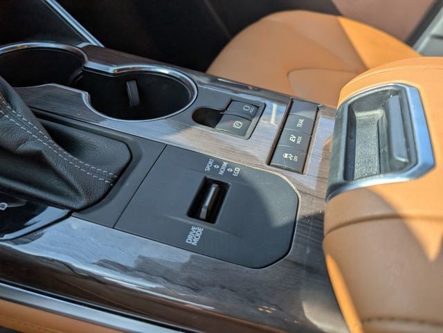 2022 Toyota Highlander Hybrid Platinum