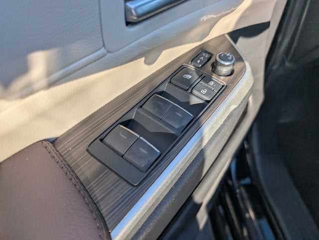 2023 Toyota Sienna Platinum 7 Passenger