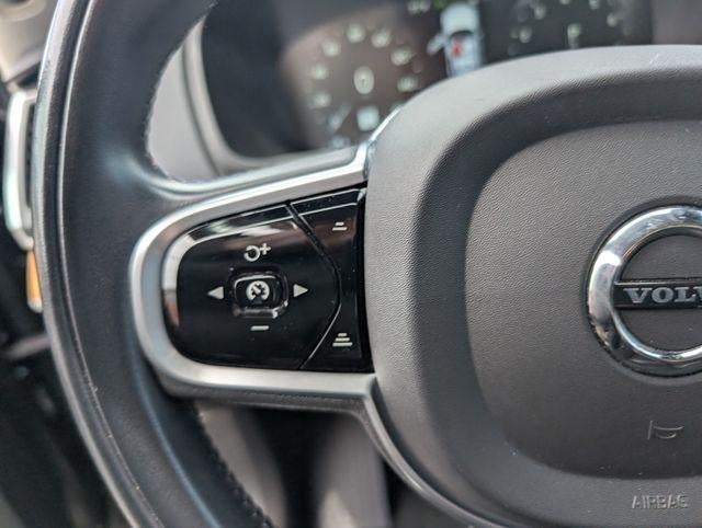2021 Volvo XC90 T6 Momentum