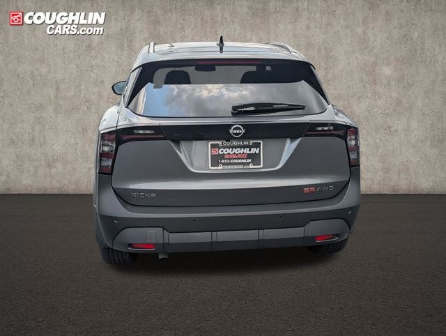 2025 Nissan Kicks SR