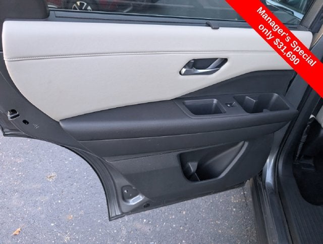 2024 Nissan Pathfinder SL