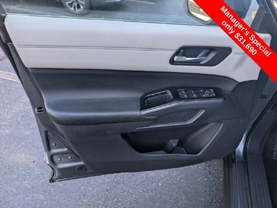 2024 Nissan Pathfinder SL