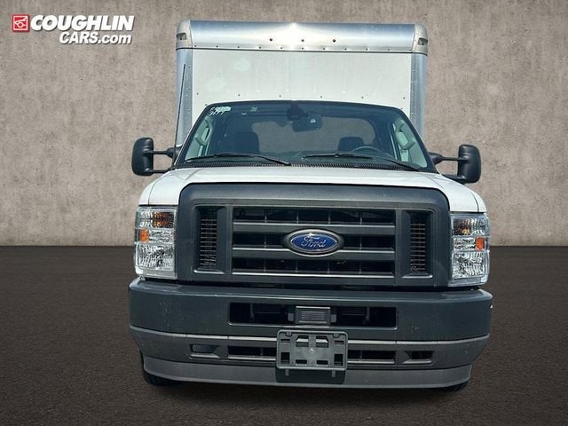 2024 Ford E-Series Cutaway Base