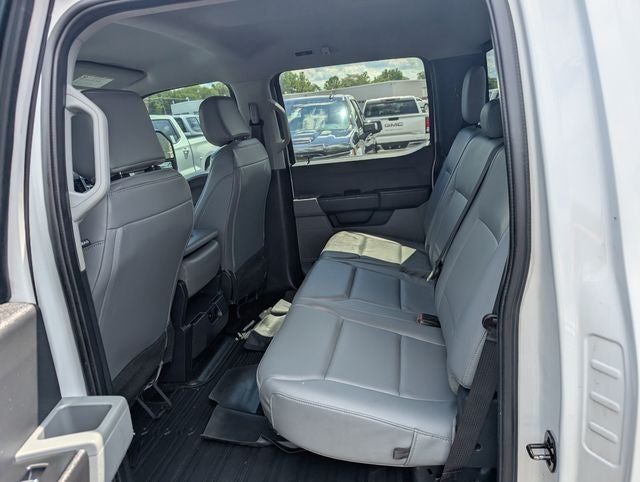 2023 Ford Super Duty F-350 DRW Chassis Cab XL