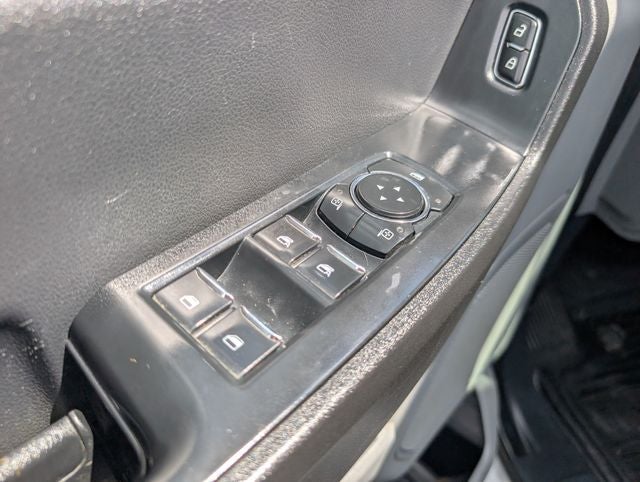 2023 Ford Super Duty F-350 DRW Chassis Cab XL