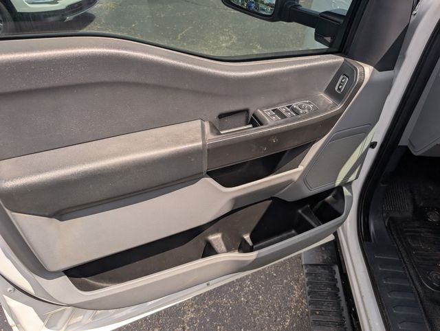2023 Ford Super Duty F-350 DRW Chassis Cab XL