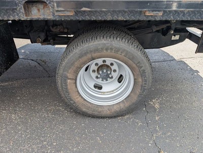 2023 Ford Super Duty F-350 DRW Chassis Cab XL