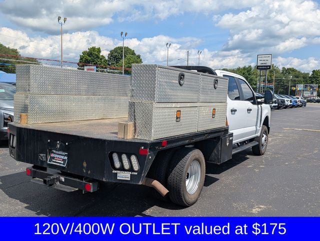 2023 Ford Super Duty F-350 DRW Chassis Cab XL