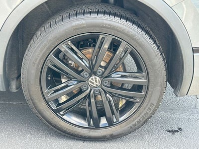 2022 Volkswagen Tiguan 2.0T SE R-Line Black