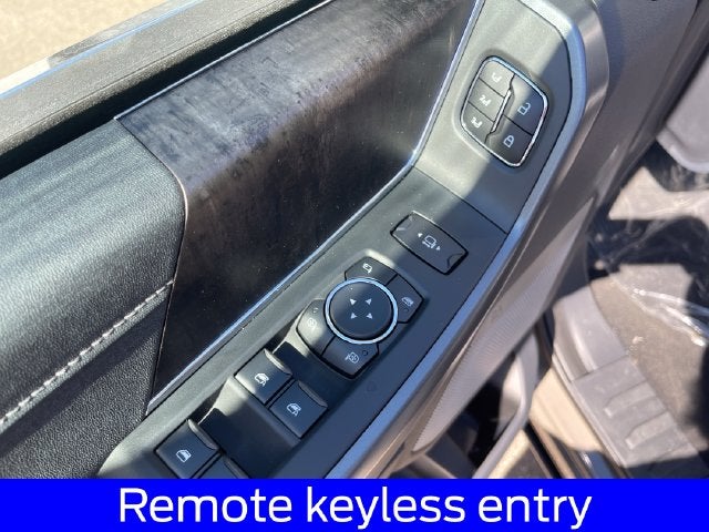 2027 Ford F-350SD Lariat DRW