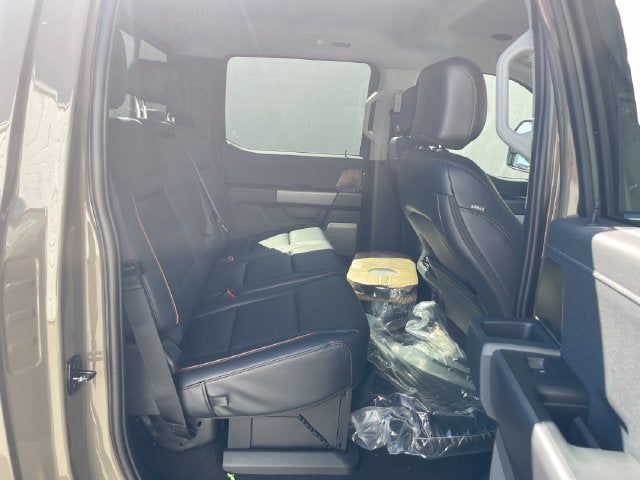 2027 Ford F-350SD Lariat DRW