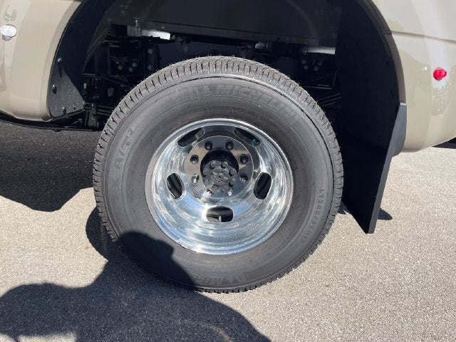 2027 Ford F-350SD Lariat DRW