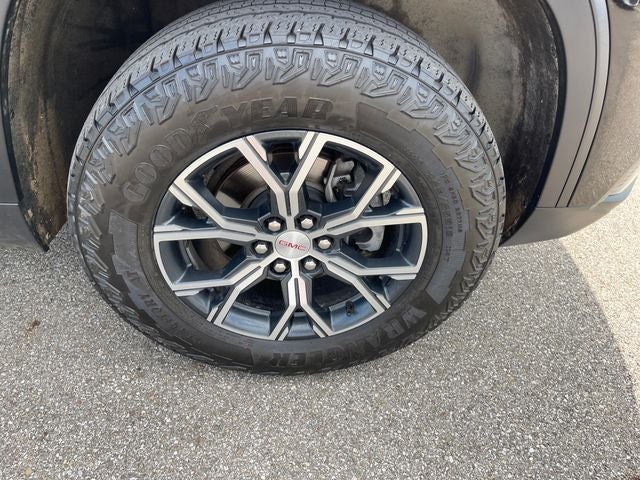 2024 GMC Acadia AT4