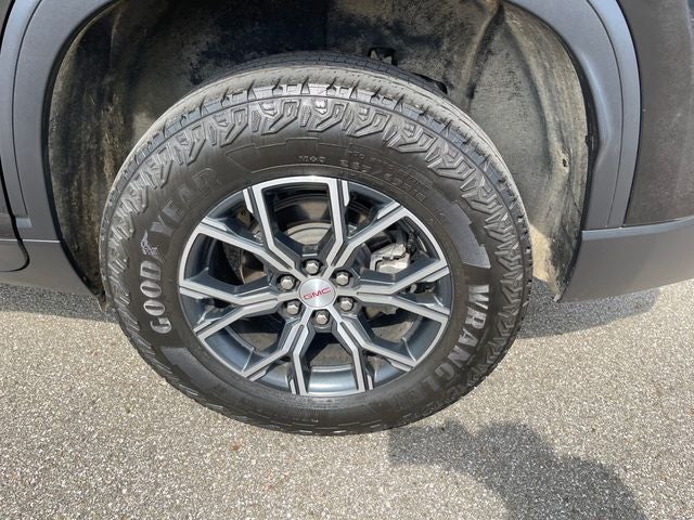 2024 GMC Acadia AT4