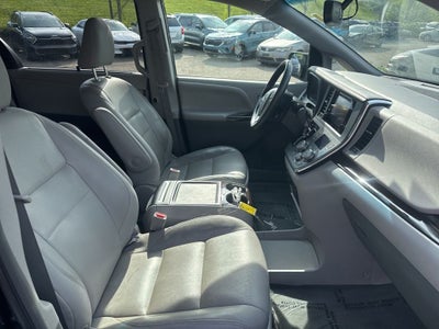 2017 Toyota Sienna XLE 7 Passenger