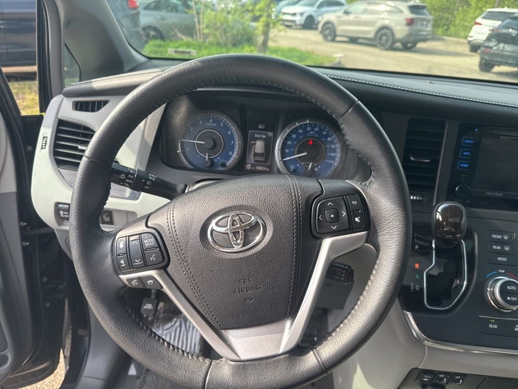 2017 Toyota Sienna XLE 7 Passenger