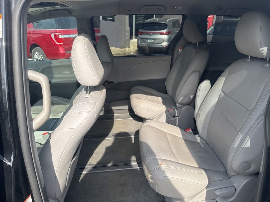 2017 Toyota Sienna XLE 7 Passenger