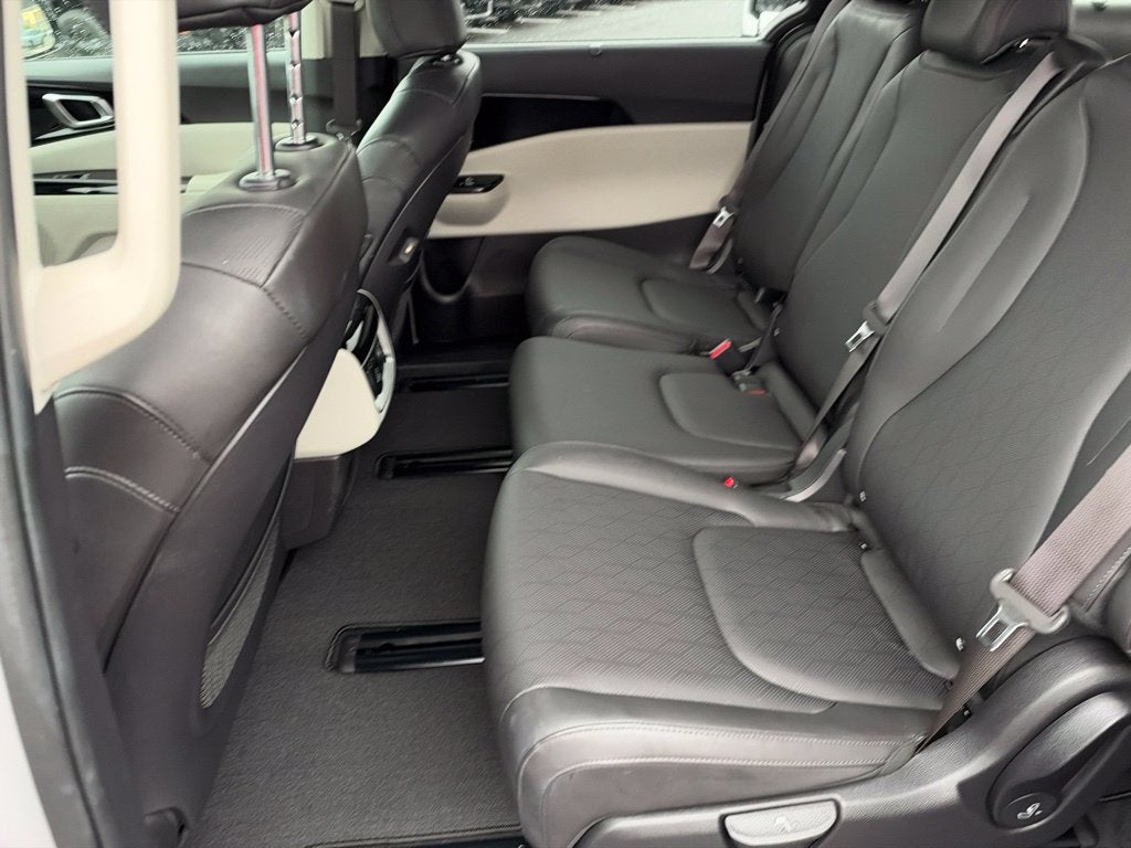 2024 Kia Carnival SX