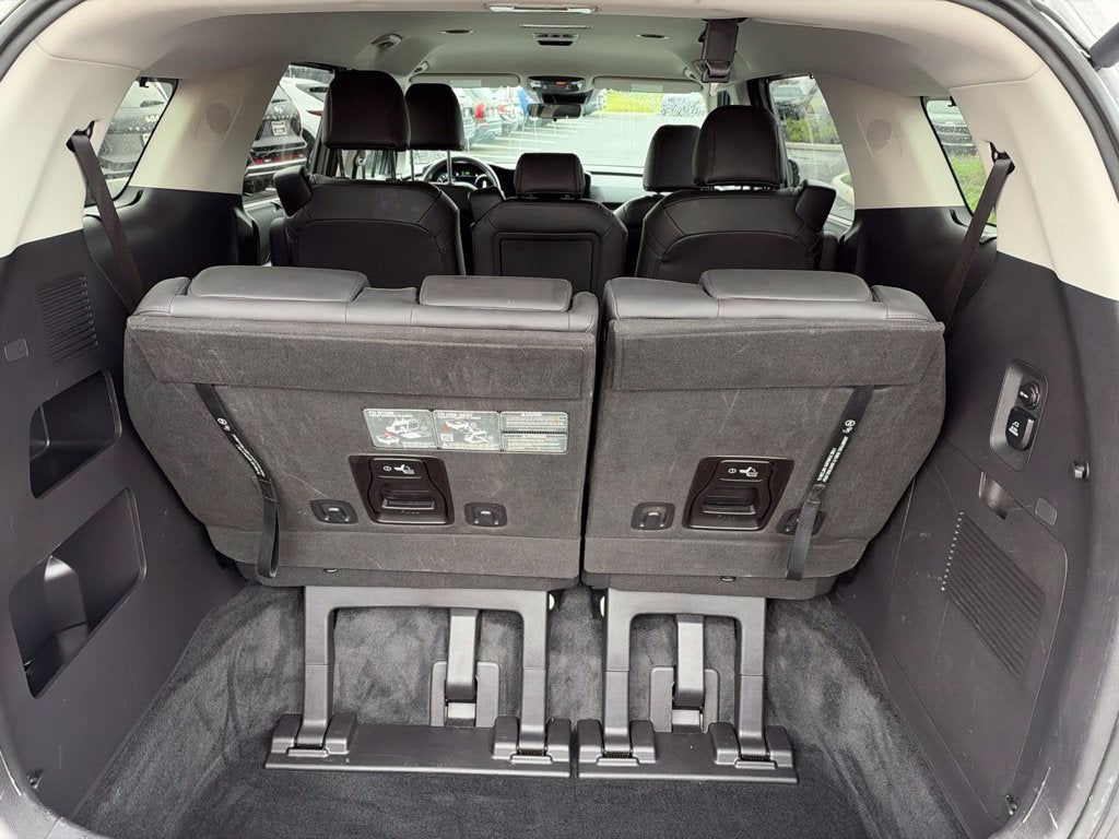 2024 Kia Carnival SX
