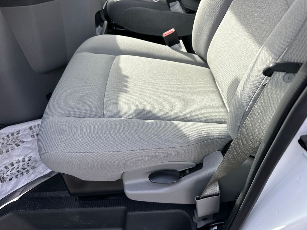 2025 Ford Super Duty E-350 Base Cutaway