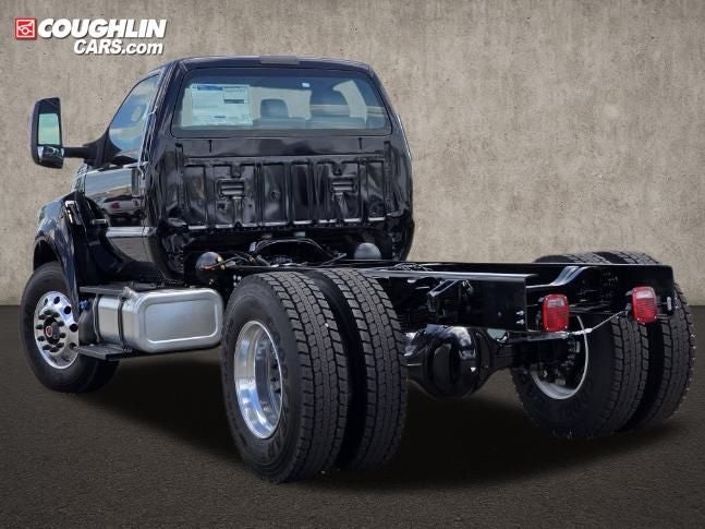 2025 Ford Super Duty F-750 Base