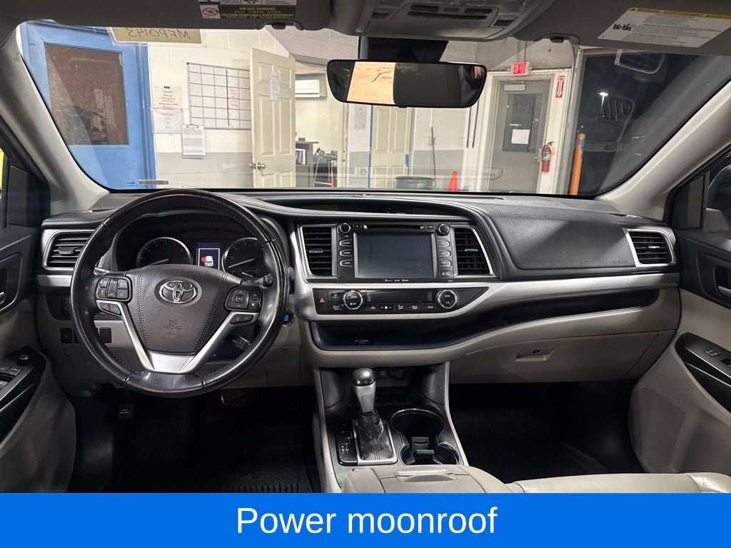 2019 Toyota Highlander SE
