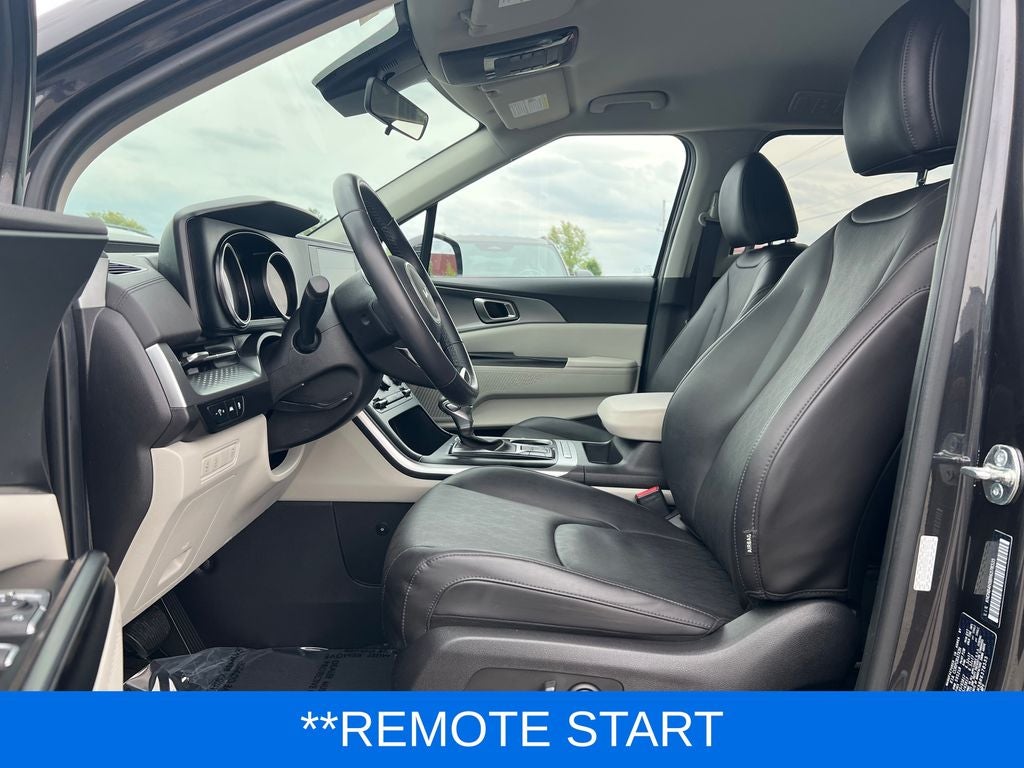 2024 Kia Carnival LX