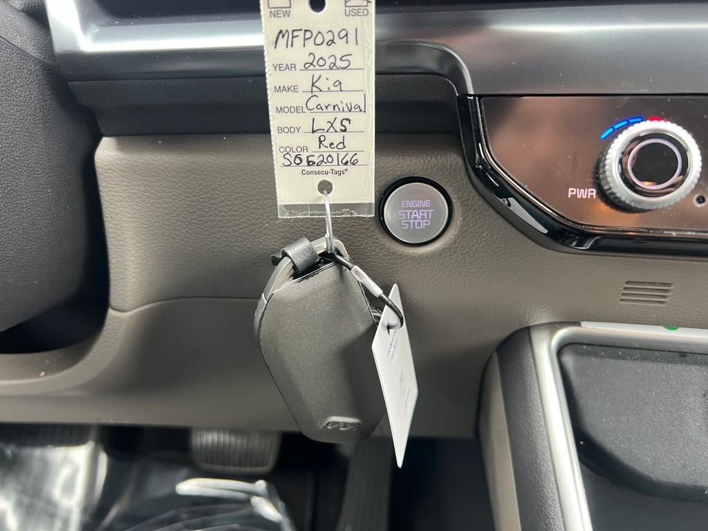 2025 Kia Carnival LXS