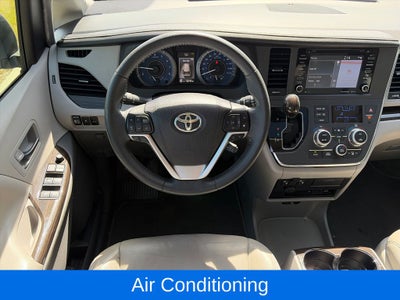 2018 Toyota Sienna XLE Premium