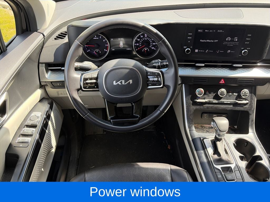 2024 Kia Carnival LX