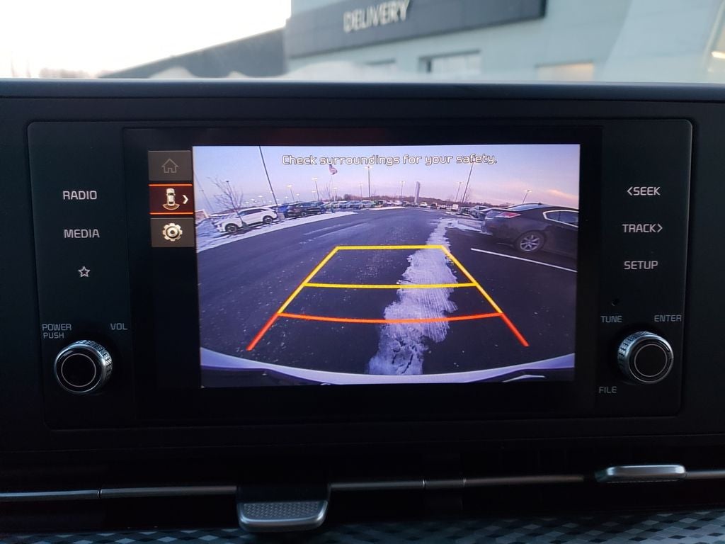 2024 Kia Carnival LX