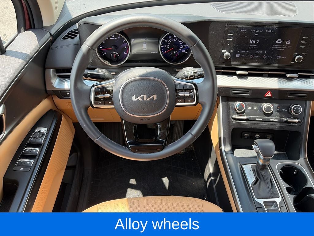 2024 Kia Carnival LX