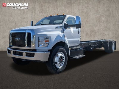 2027 Ford F-750SD Base