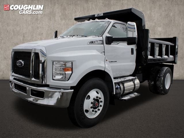 2025 Ford F-750SD Base