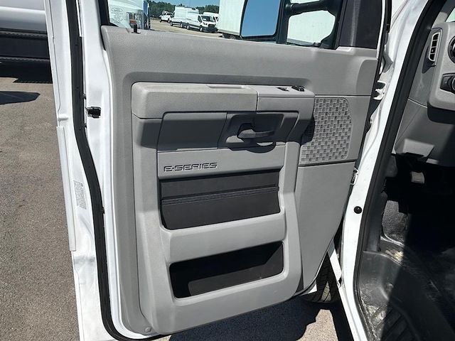 2025 Ford E-350SD Base Cutaway