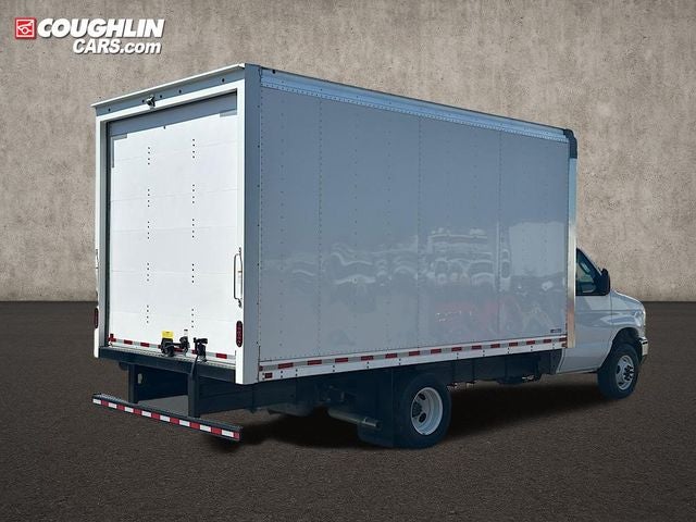 2025 Ford E-350SD Base Cutaway