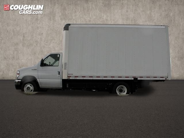 2025 Ford E-350SD Base Cutaway