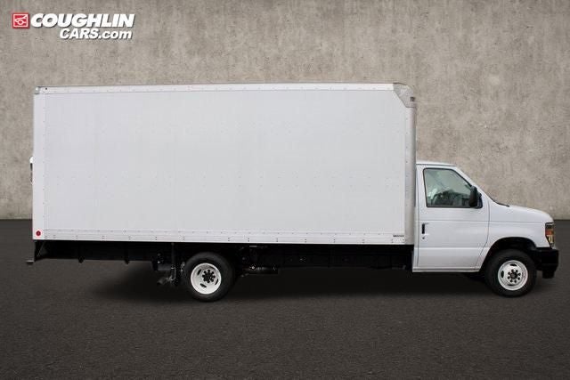 2025 Ford E-450SD Base