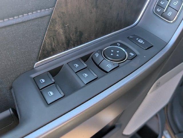 2027 Ford F-350SD Lariat