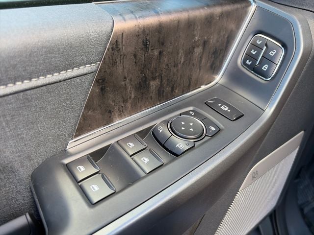 2027 Ford F-350SD Lariat