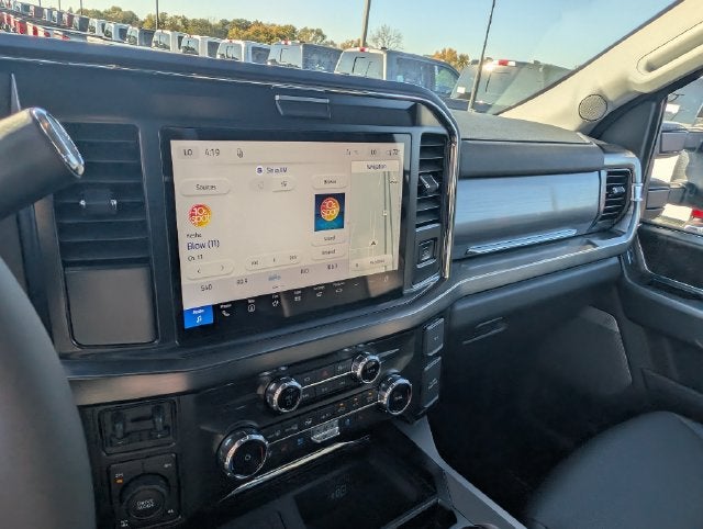 2027 Ford F-350SD Lariat