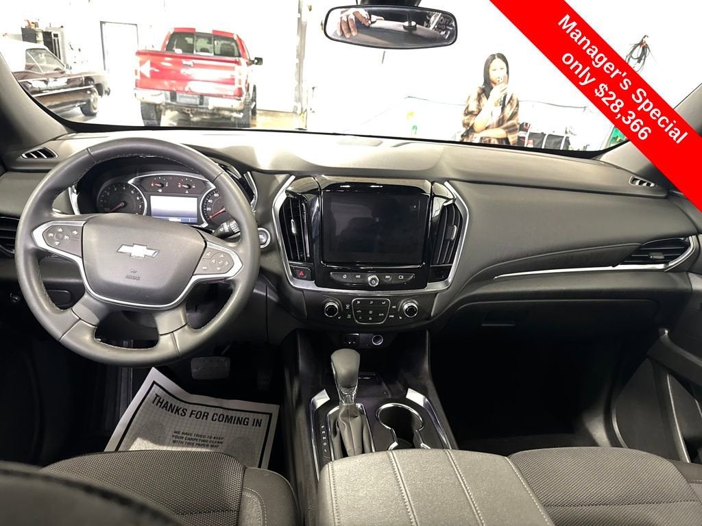 2023 Chevrolet Traverse LT Cloth