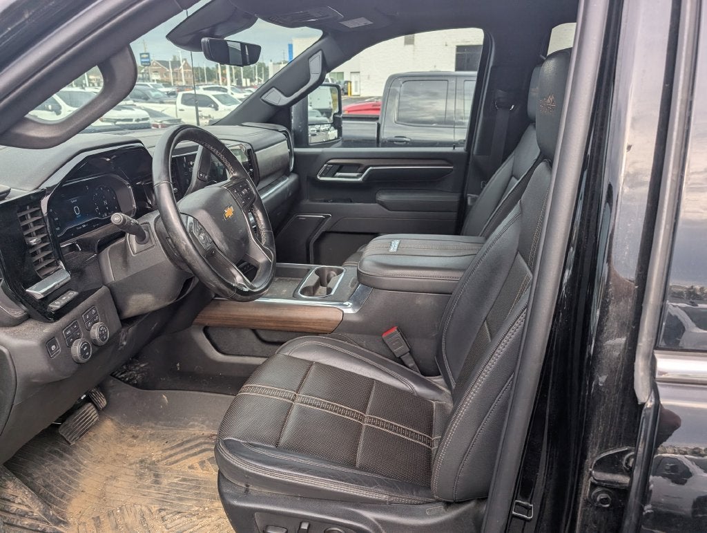 2025 Chevrolet Silverado 3500 HD High Country